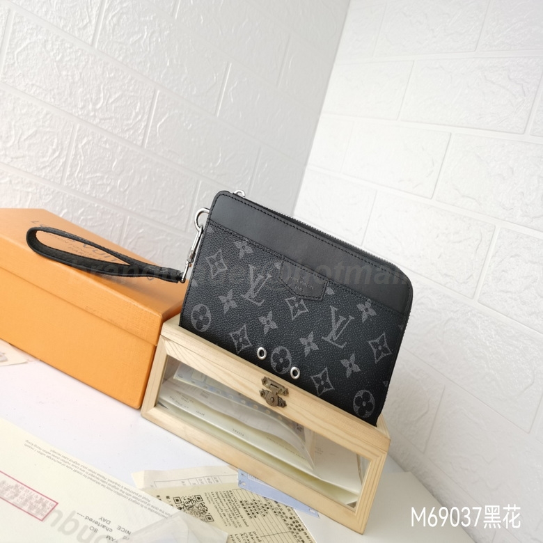 LV Wallets 148